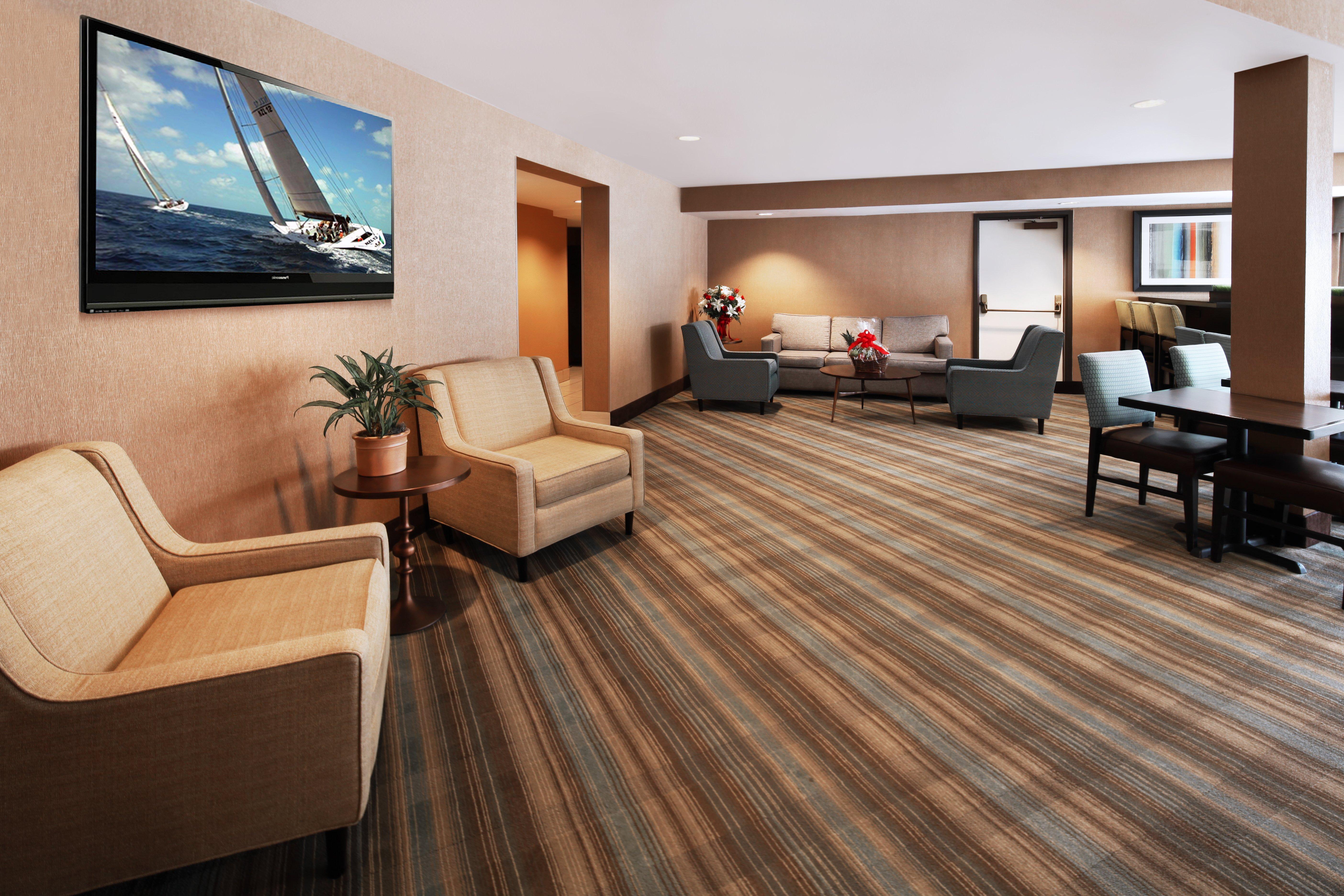 Holiday Inn Express Port Hueneme By Ihg Bagian luar foto