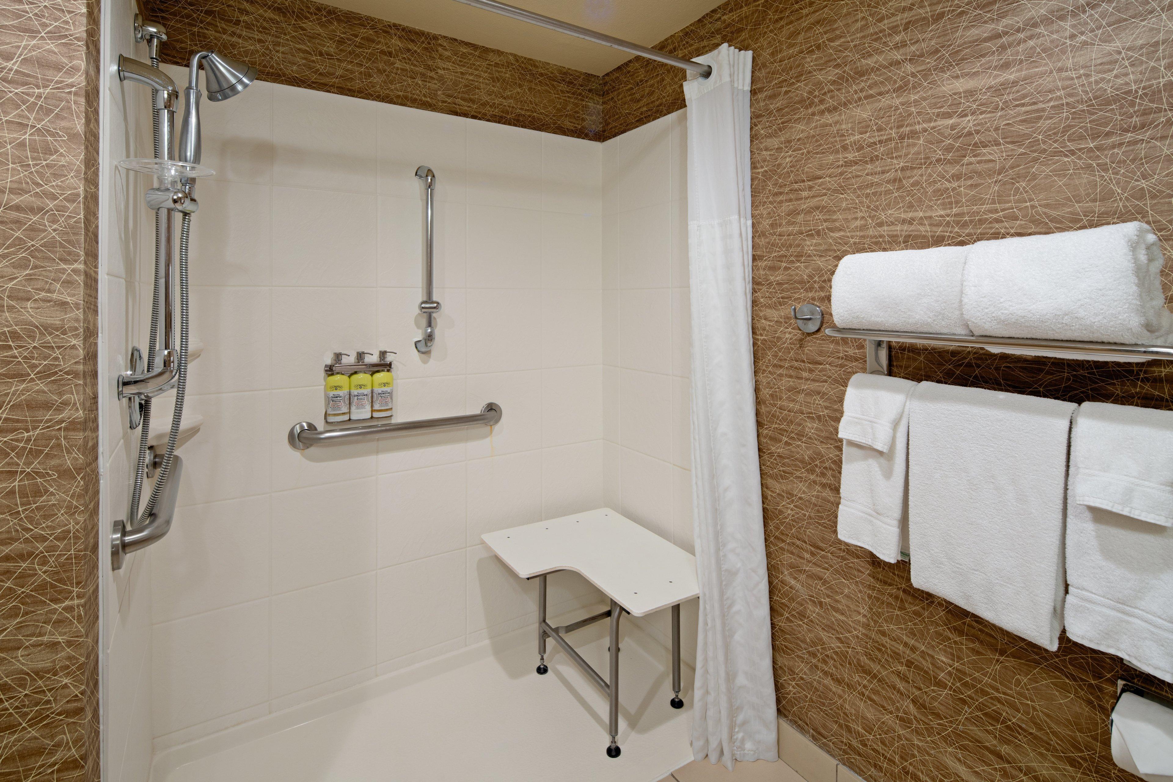 Holiday Inn Express Port Hueneme By Ihg Bagian luar foto
