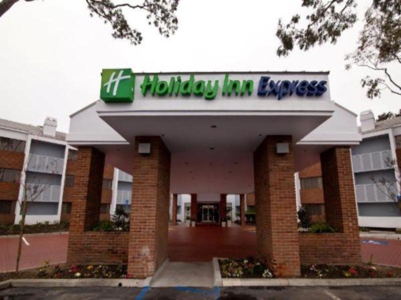 Holiday Inn Express Port Hueneme By Ihg Bagian luar foto